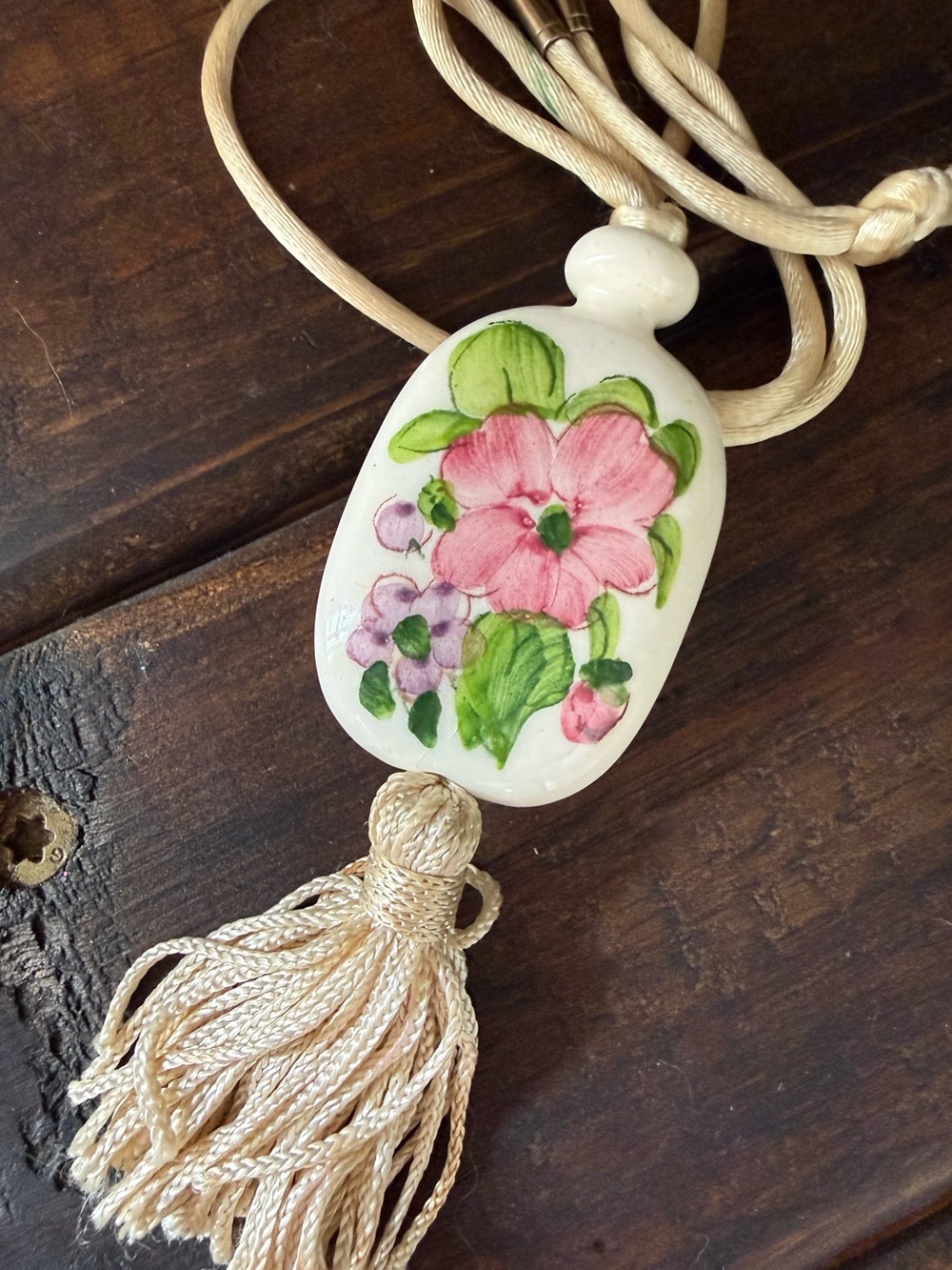 Vintage Avon "Tender Blossoms" necklace features a hand-painted ceramic pendant. - Picture 2 of 6